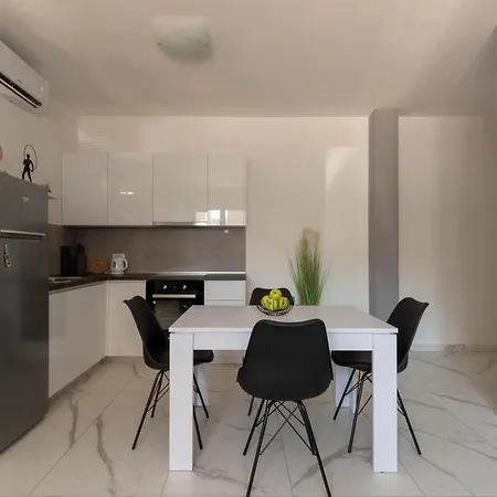 Bright & Modern 2bd In Stobrec, Free Parking Split