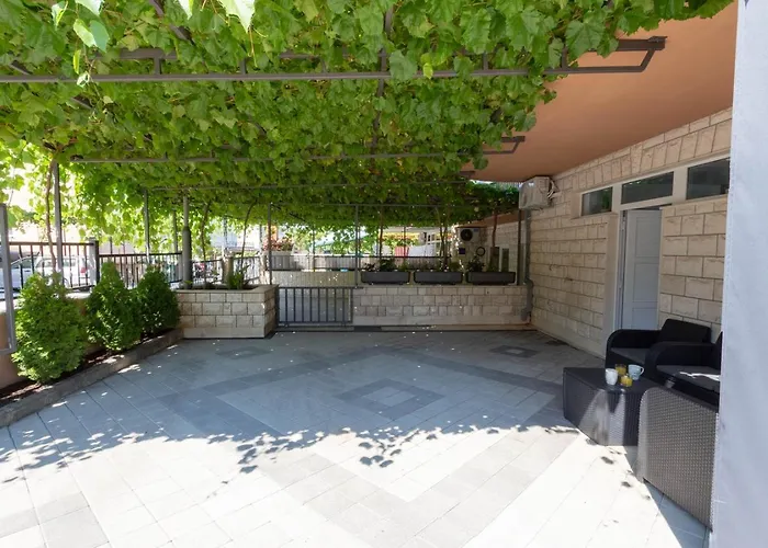 Bright & Modern 2bd In Stobrec, Free Parking Apartamento *