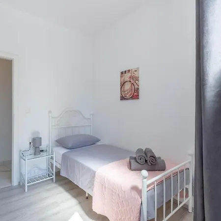 Bright & Modern 2bd In Stobrec, Free Parking * Split