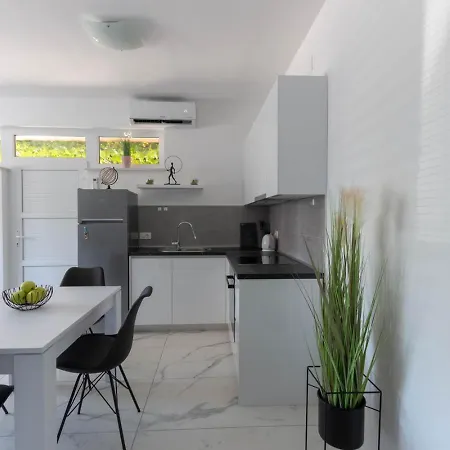 Bright & Modern 2bd In Stobrec, Free Parking Spalato