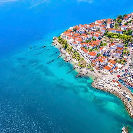 Bright & Modern 2bd In Stobrec, Free Parking *