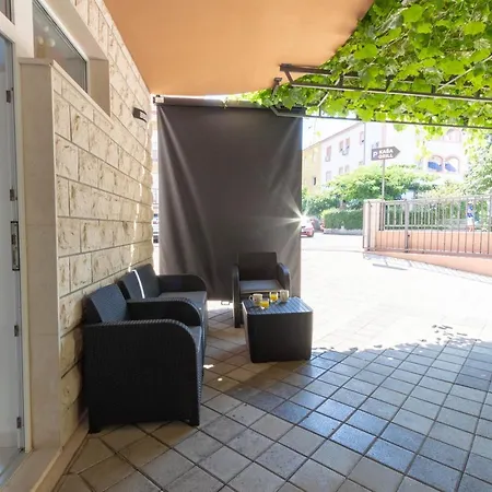 Bright & Modern 2bd In Stobrec, Free Parking * Spalato