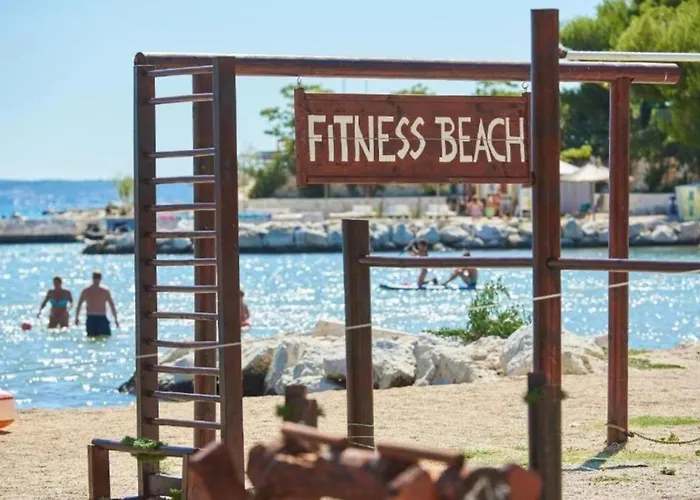 Bright & Modern 2bd In Stobrec, Free Parking Спліт