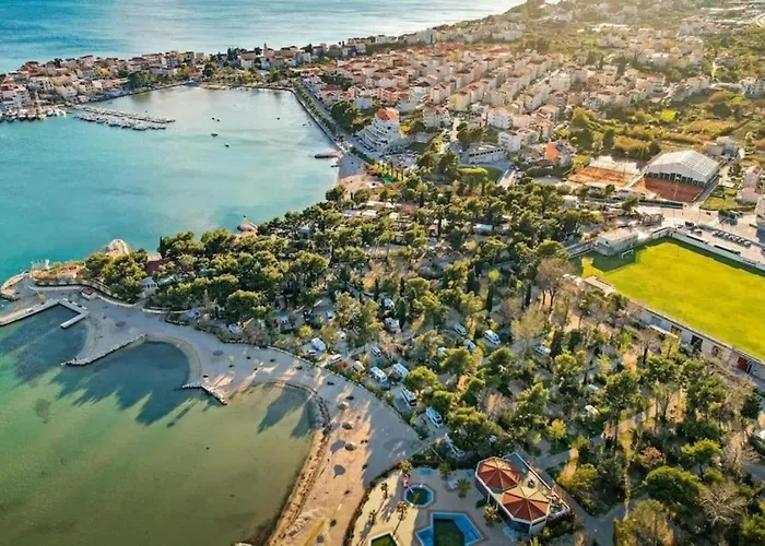 Апартаменти Bright & Modern 2bd In Stobrec, Free Parking Спліт